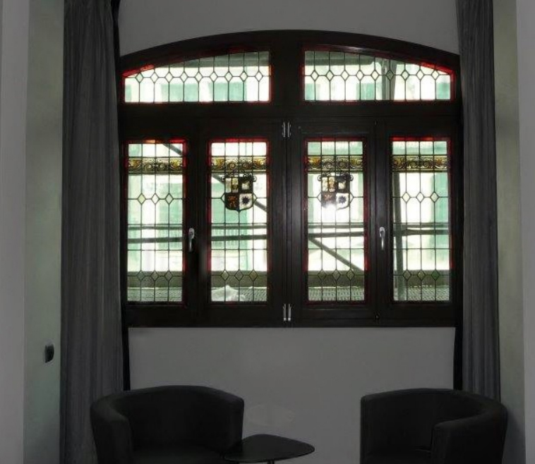 catalonia, hotel, rehabilitación, ventanas de madera, puertas de madera, carinbisa
