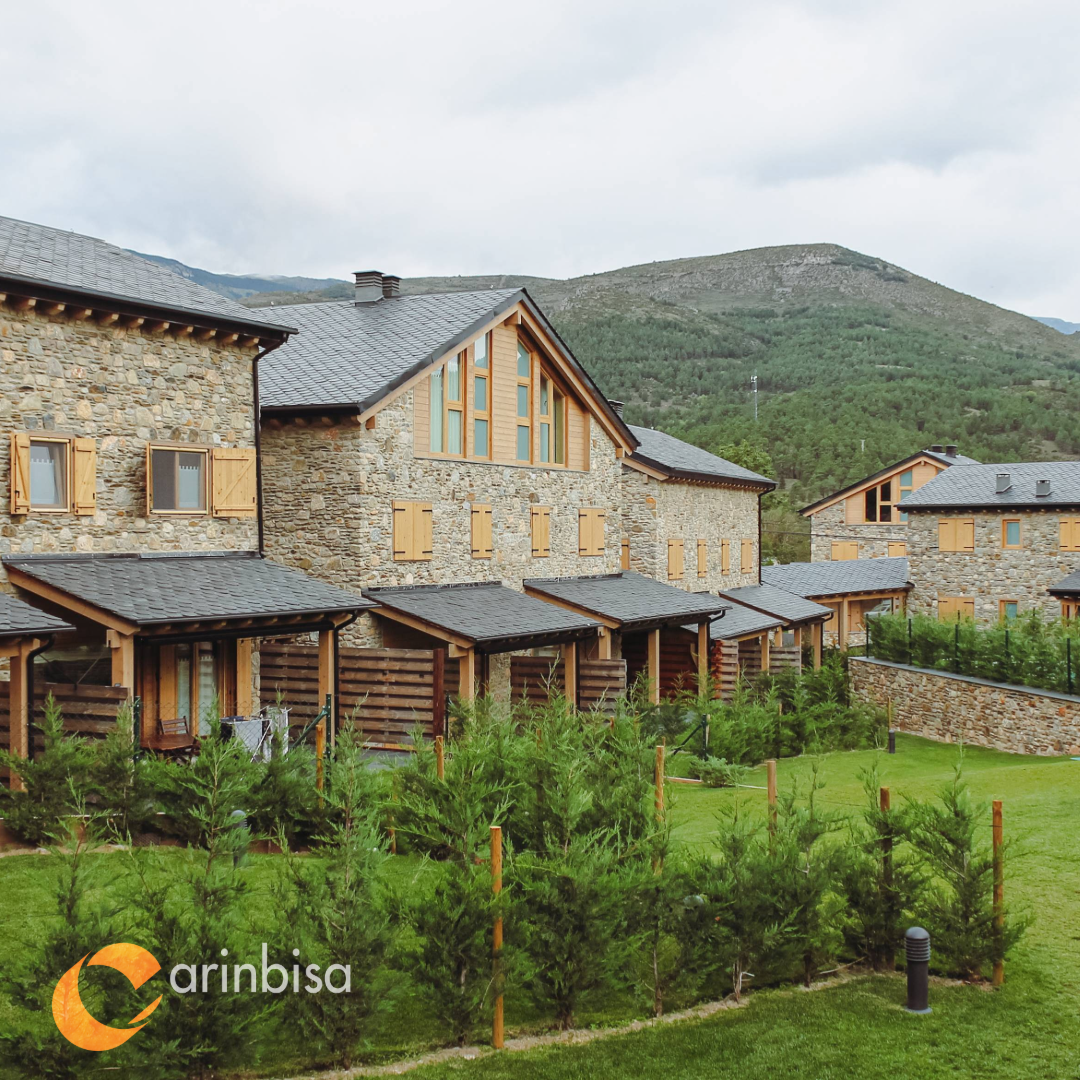 Wooden DJ68 windows in mountain architecture