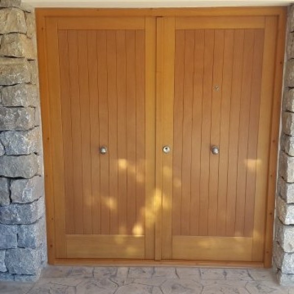 Puerta exterior :: CARINBISA Fabricante nacional ventana madera y madera  aluminio. Carpinteria industrial y domestica
